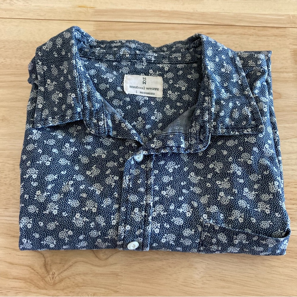 Mutual Weave Men's Button Down Short Sleeve Shirt in Blue  White Size L